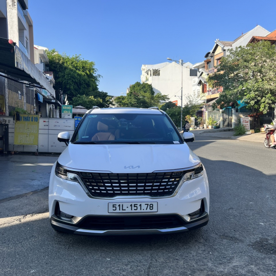  7 CHỖ CAO CẤP : KIA CARNIVAL 