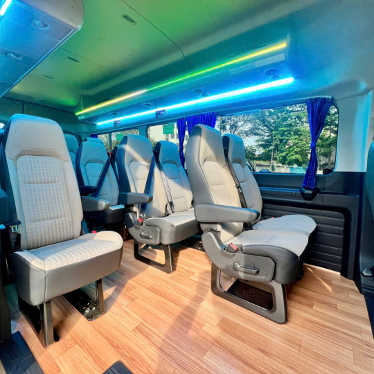 Xe Ford New Transit 18c