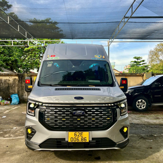 Xe Ford New Transit 18c